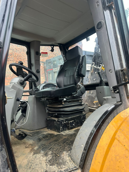 SHANMON 388 Экскаватор-погрузчик HV Market