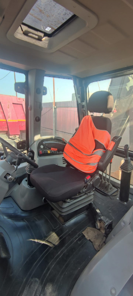 KYLOTON YJ280 Экскаватор-погрузчик HV Market