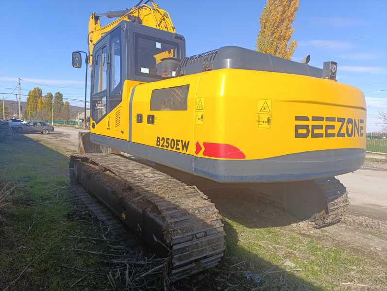 Beezone B250* Экскаватор HV Market