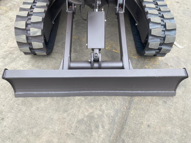 Мини-экскаватор QUADTRAC E28 PRO (2.8т, кабина, квикаплер, бур, 3 ковша)