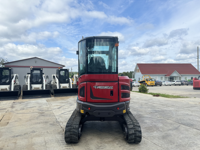 Мини-экскаватор QUADTRAC E40 PRO (4т, кабина, A/C, квикаплер, бур, 3 ковша)