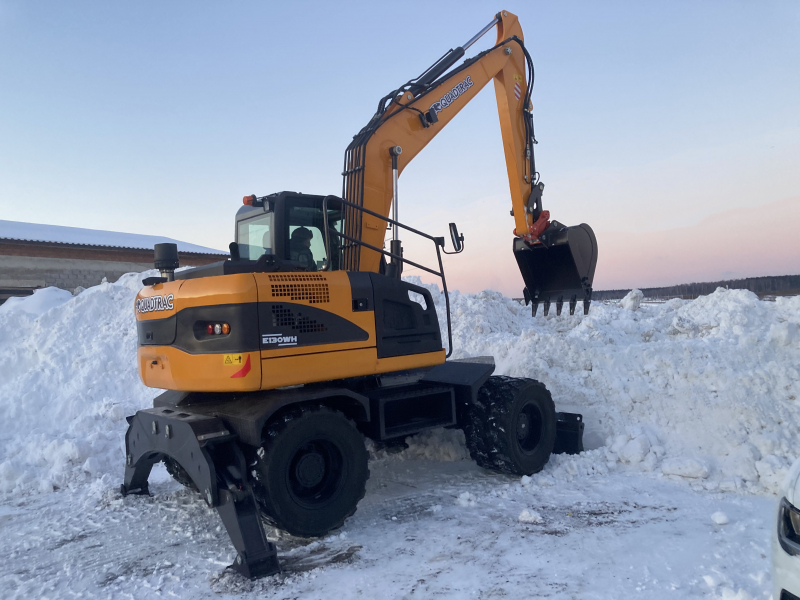Мини-экскаватор QUADTRAC E130WH (12т, кабина, квикаплер, Желтый 2023 год) HV Market
