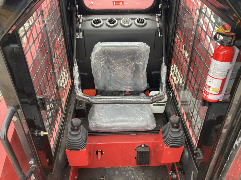 Мини-погрузчик QUADTRAC CTL135 (1300 кг (2024 г)) HV Market