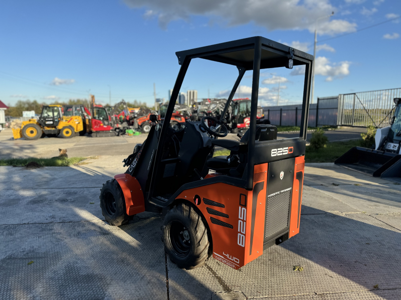 Мини-погрузчик CASTLOADERS 825D ИТАЛИЯ (Кабина LUXARY) HV Market