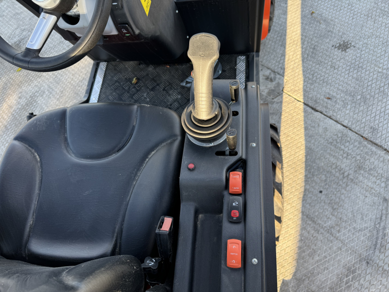 Мини-погрузчик CASTLOADERS 825D ИТАЛИЯ (Кабина LUXARY) HV Market