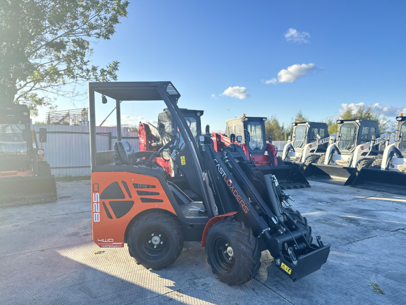 Мини-погрузчик CASTLOADERS 825D ИТАЛИЯ (Кабина LUXARY) HV Market