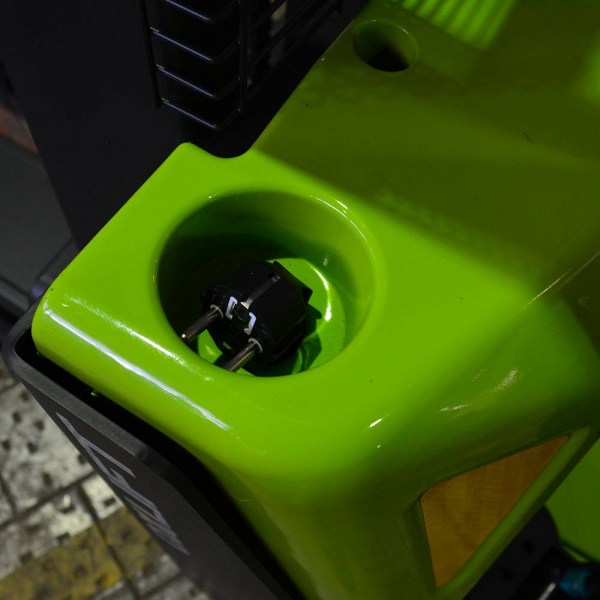 Самоходный штабелер OXLIFT AX1532LC 3200 мм 1500 кг Li-ion HV Market