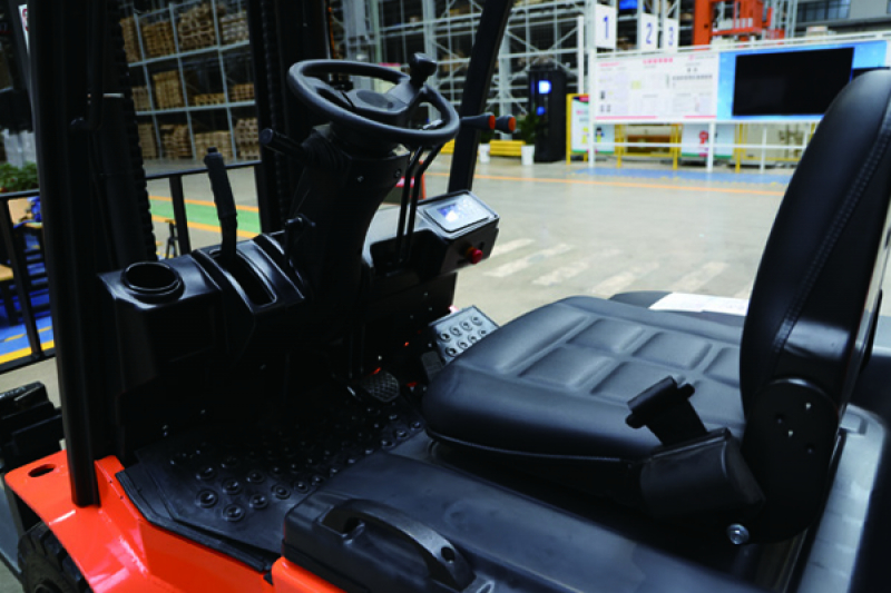 Электрический вилочный погрузчик FE4P35Q Triplex mast (Литий 206Ач, FFL, В-7000мм) HV Market